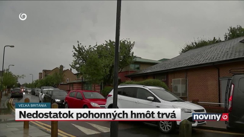 Nedostatok pohonných hmôt trvá