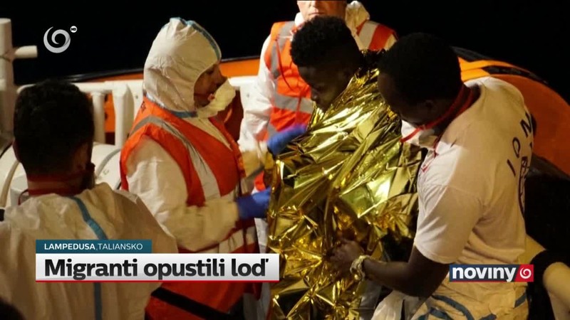 Migranti opustili loď