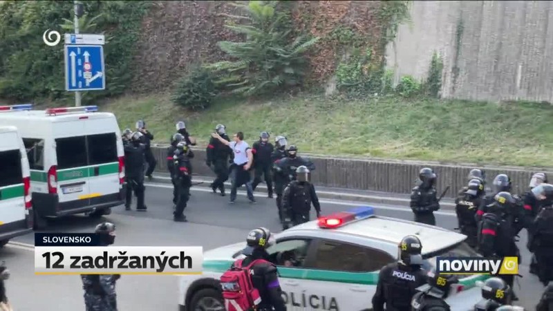 12 zadržaných