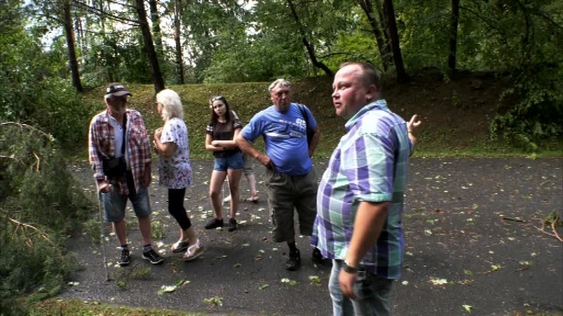 Kúpeľným mestom sa prehnala smršť. Polamála desiatky stromov