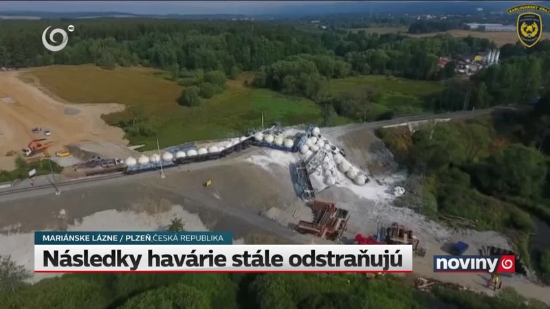 Následky havárie stále odstraňujú