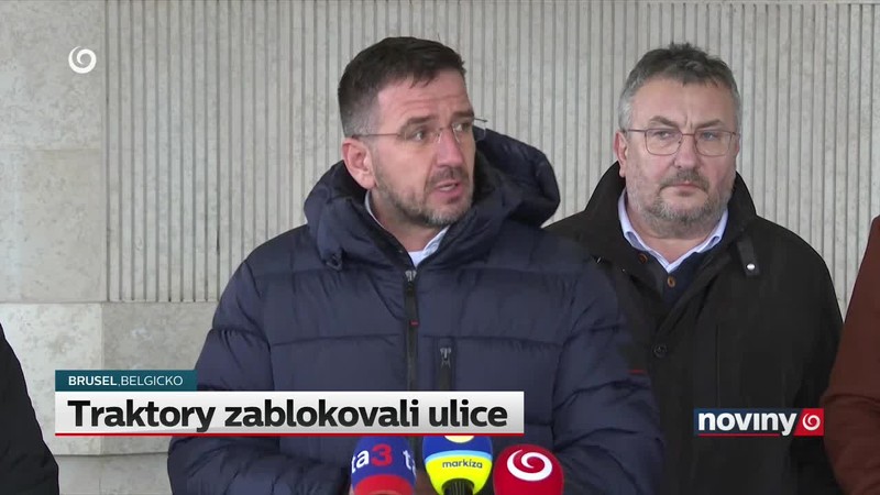 Traktory zablokovali ulice