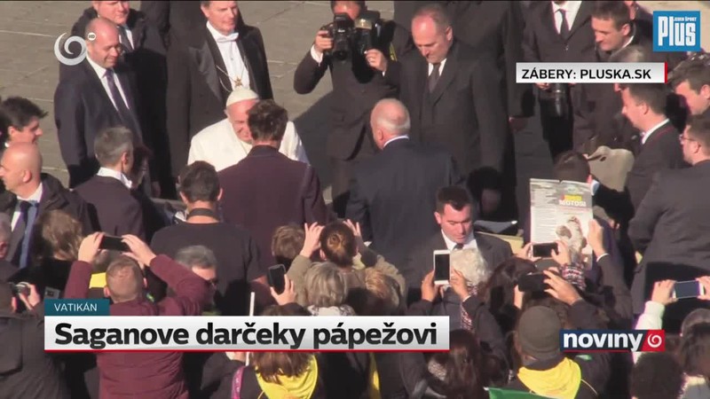 Saganove darčeky pápežovi