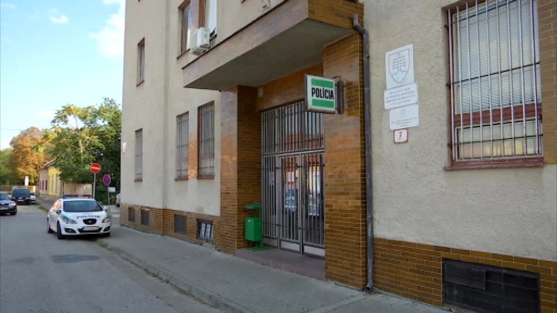 Milan, ktorý unikal policajtom s deťmi v aute, je za mrežami