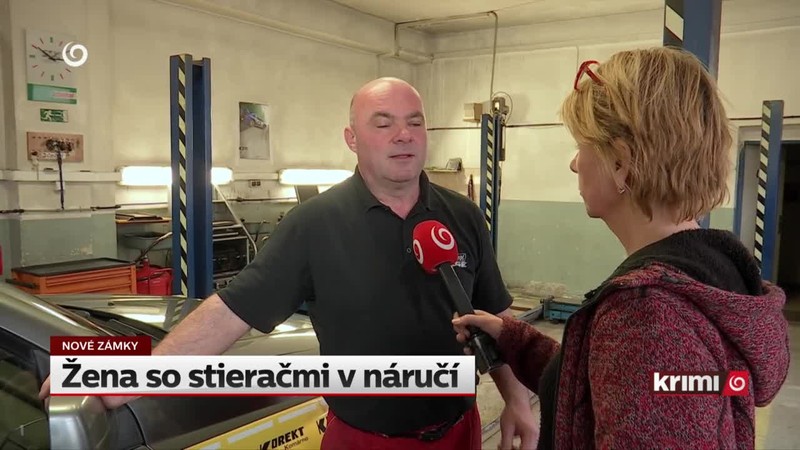 Žena so stieračmi v náručí