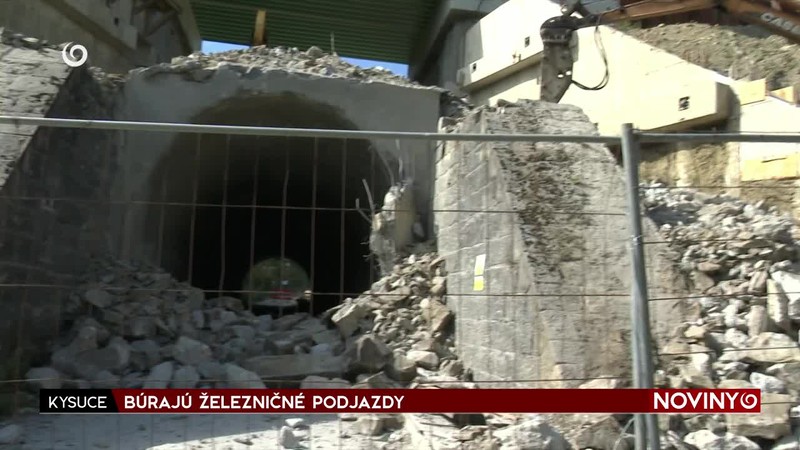 BÚRAJÚ ŽELEZNIČNÉ PODJAZDY