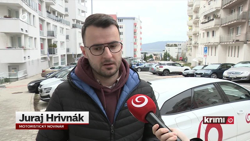 Tragický náraz do auta a múrika