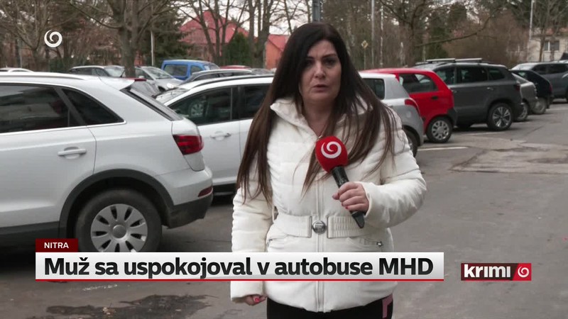 Muž sa uspokojoval v autobuse MHD