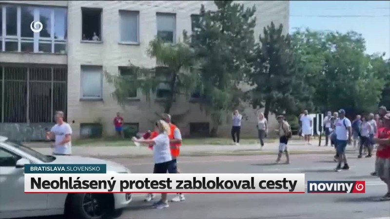 Neohlásený protest zablokoval cesty
