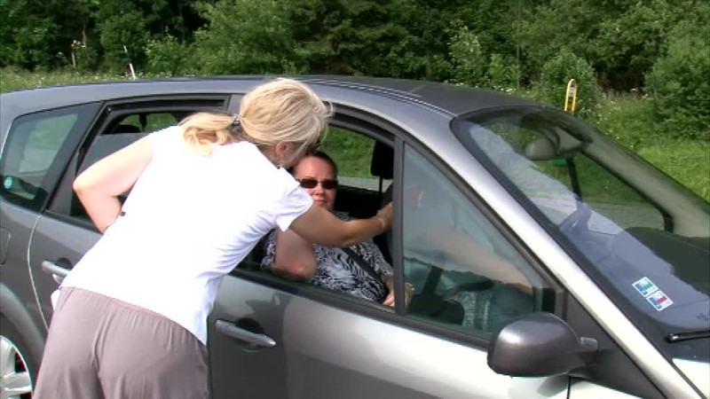 Tragická nehoda pri Ružomberku. Po zrážke autobusu a dvoch áut zomrel človek