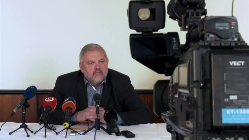 V Bystrici ide do tuhého. Župné voľby sa blížia a snahy o zosadenie Kotlebu silnejú