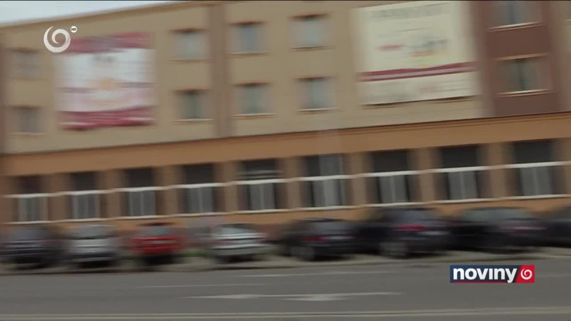 Protest pred schátraným hotelom