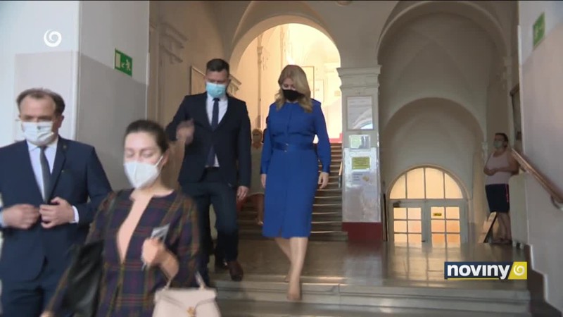 Prezidentka rozdávala vysvedčenia