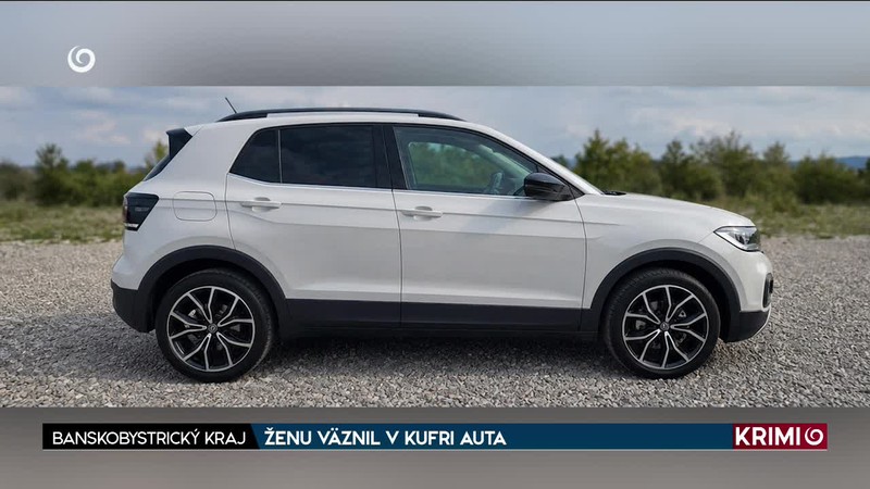 ŽENU VÄZNIL V KUFRI AUTA