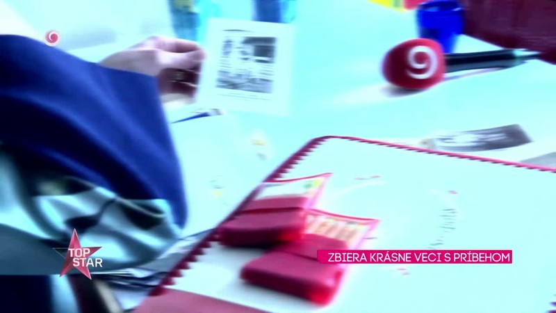 ZBIERA KRÁSNE VECI S PRÍBEHOM