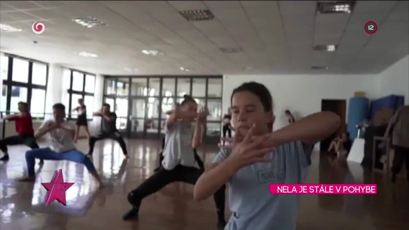 NELA JE STÁLE V POHYBE
