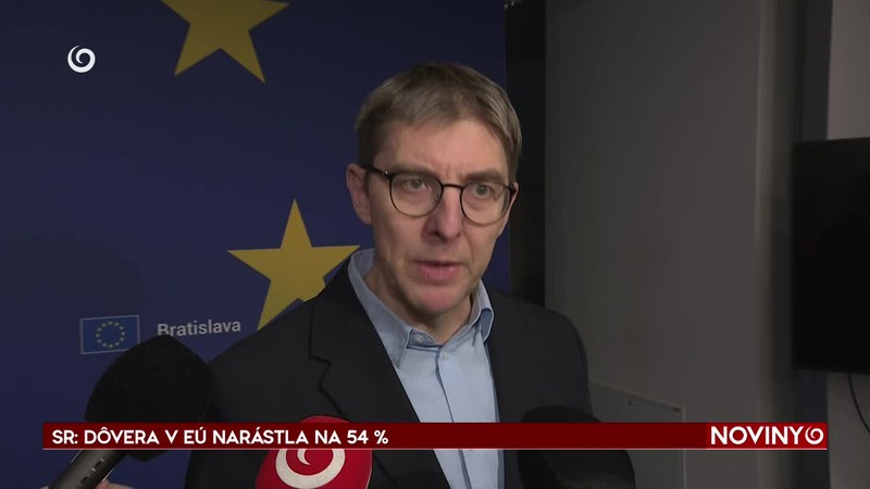 SR: DÔVERA V EÚ NARÁSTLA NA 54 %