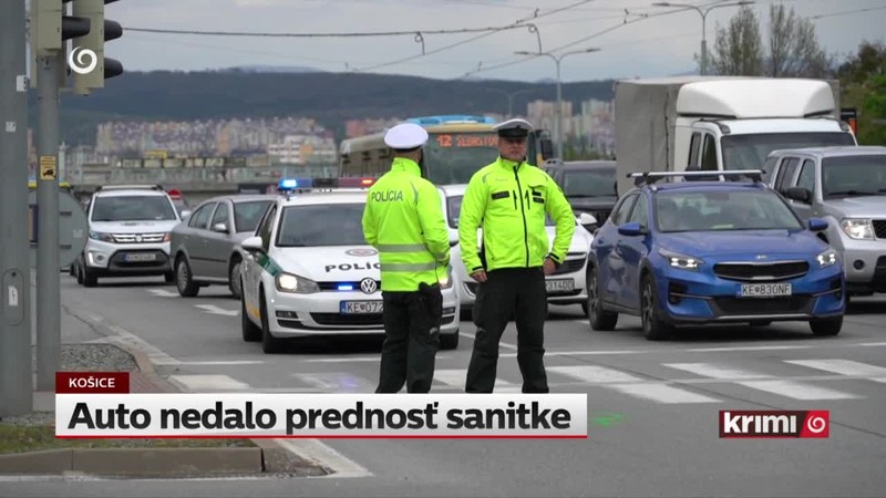 Auto nedalo prednosť sanitke