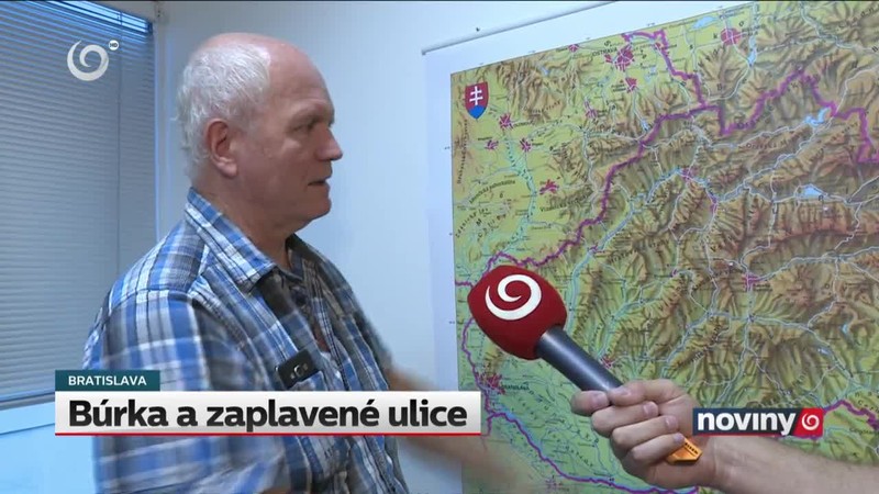Búrka a zaplavené ulice
