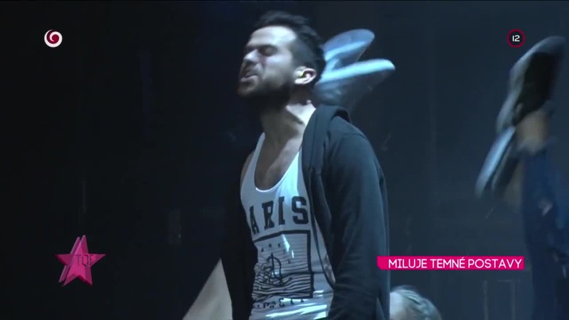 MILUJE TEMNÉ POSTAVY