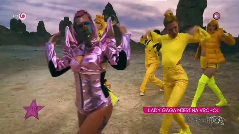 LADY GAGA MIERI NA VRCHOL