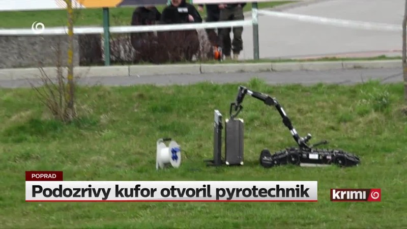 Podozrivy kufor otvoril pyrotechnik