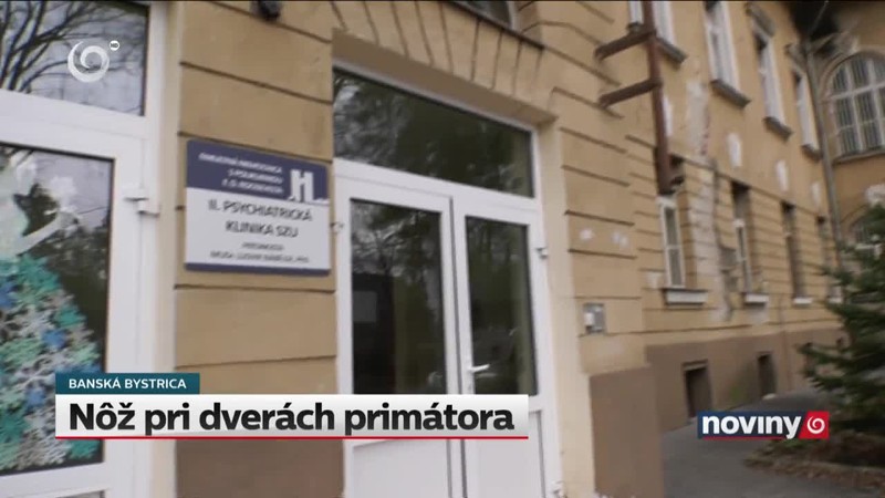 Nôž pri dverách primátora