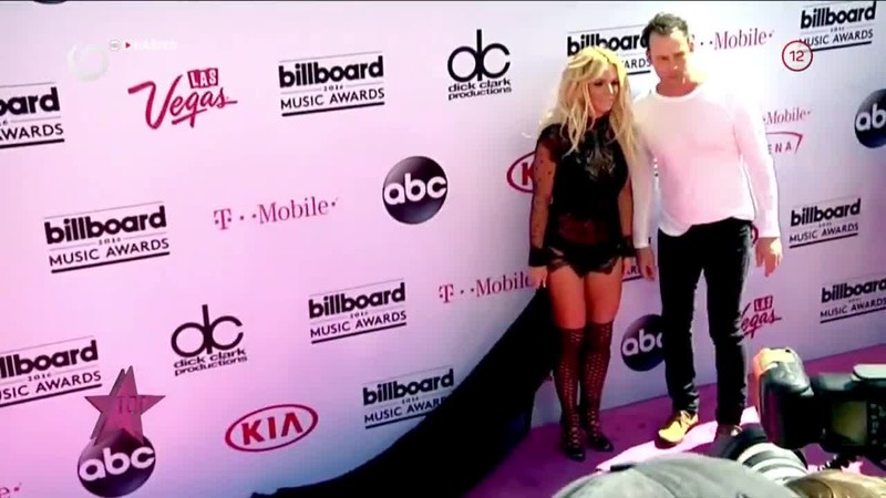 BRITNEY SPEARS OSLAVUJE