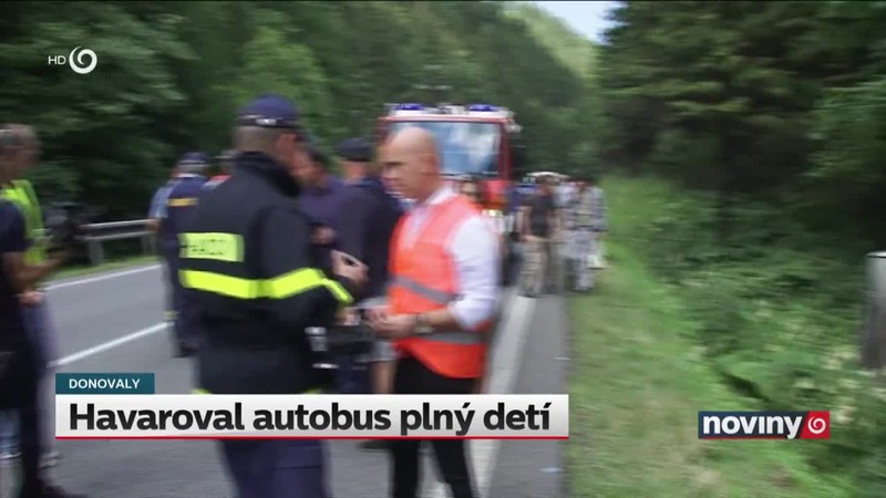 Havaroval autobus plný detí