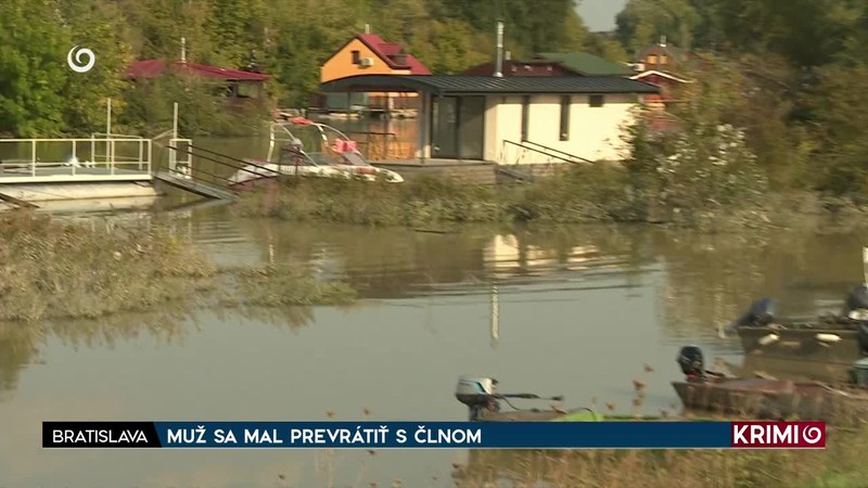 MUŽ SA MAL PREVRÁTIŤ S ČLNOM