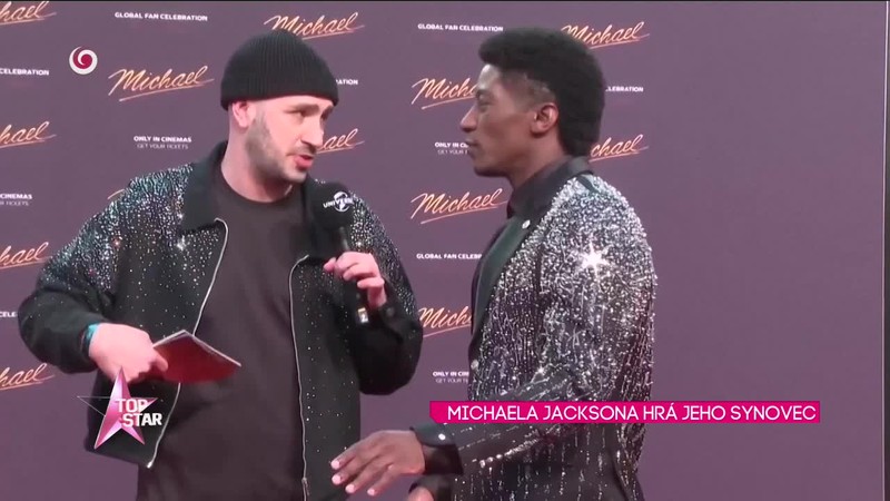 MICHAELA JACKSONA HRÁ JEHO SYNOVEC