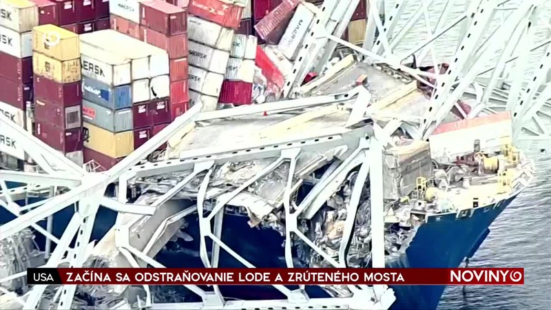 ZAČÍNA SA ODSTRAŇOVANIE LODE A ZRÚTENÉHO MOSTA