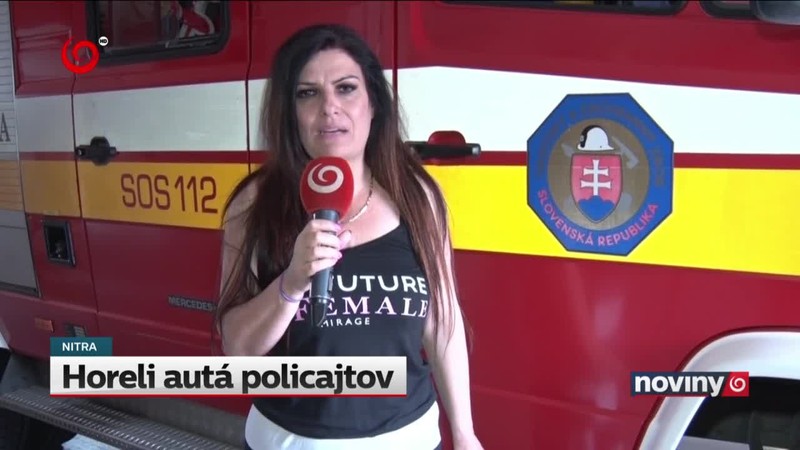 Horeli autá policajtov