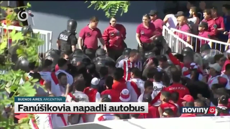 Fanúšikovia napadli autobus