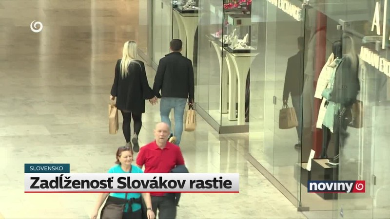 Zadĺženosť Slovákov rastie