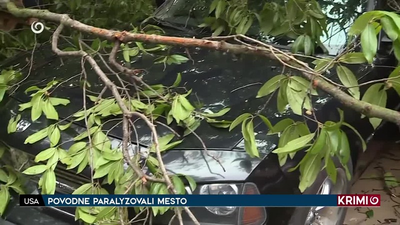 POVODNE PARALYZOVALI MESTO