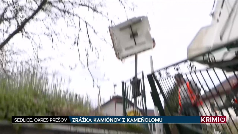 ZRÁŽKA KAMIÓNOV Z KAMEŇOLOMU