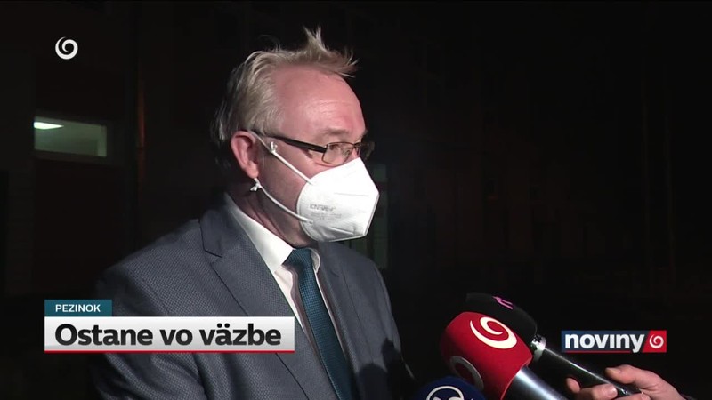 Ostane vo väzbe