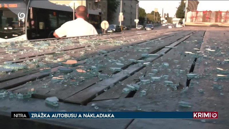 ZRÁŽKA AUTOBUSU A NÁKLADIAKA