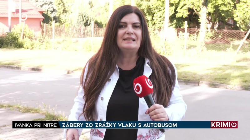 ZÁBERY ZO ZRÁŽKY VLAKU S AUTOBUSOM