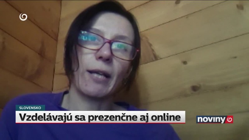Vzdelávajú sa prezenčne aj online