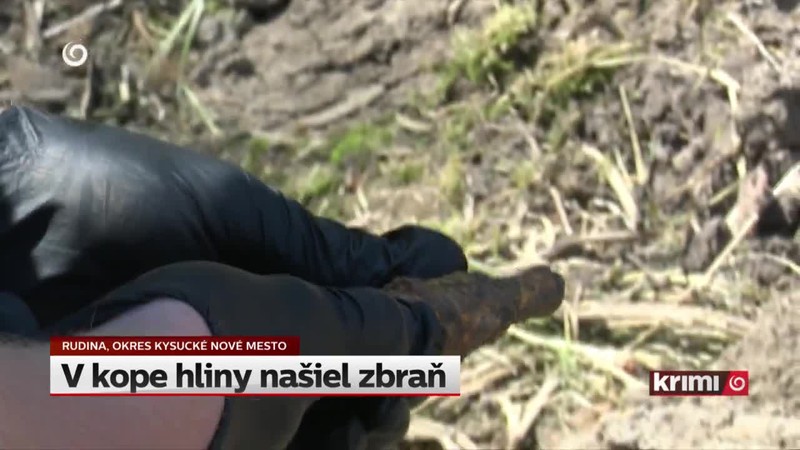 V kope hliny našiel zbraň