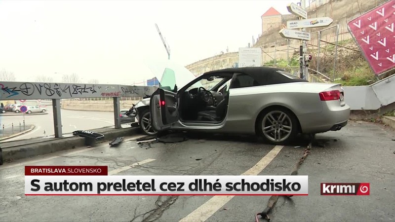 S autom preletel cez dlhé schodisko