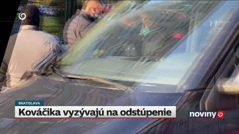 Kováčika vyzývajú na odstúpenie