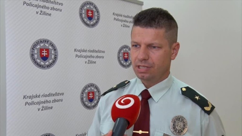 Chcel pomôcť známosti cez internet. Skončilo sa to vydieraním