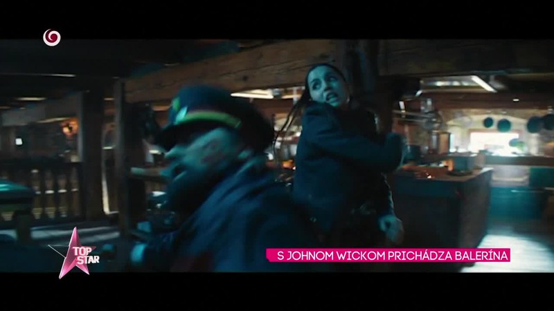 S JOHNOM WICKOM PRICHÁDZA BALERÍNA