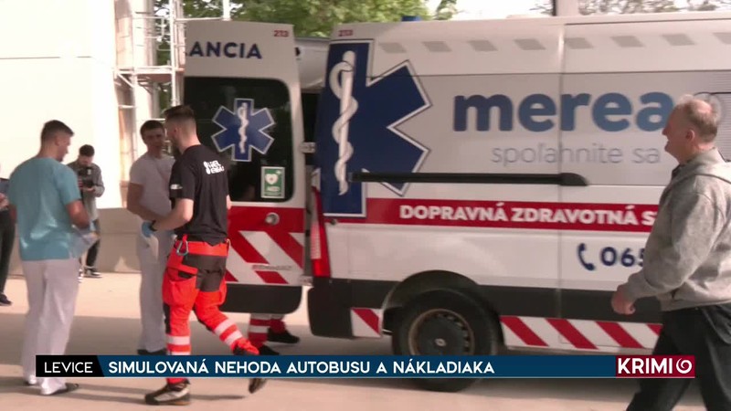 SIMULOVANÁ NEHODA AUTOBUSU A NÁKLADIAKA