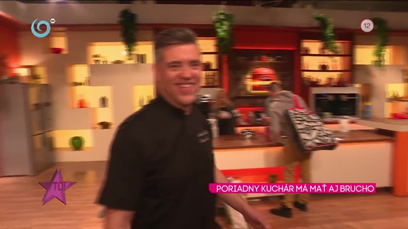 PORIADNY KUCHÁR MÁ MAŤ AJ BRUCHO