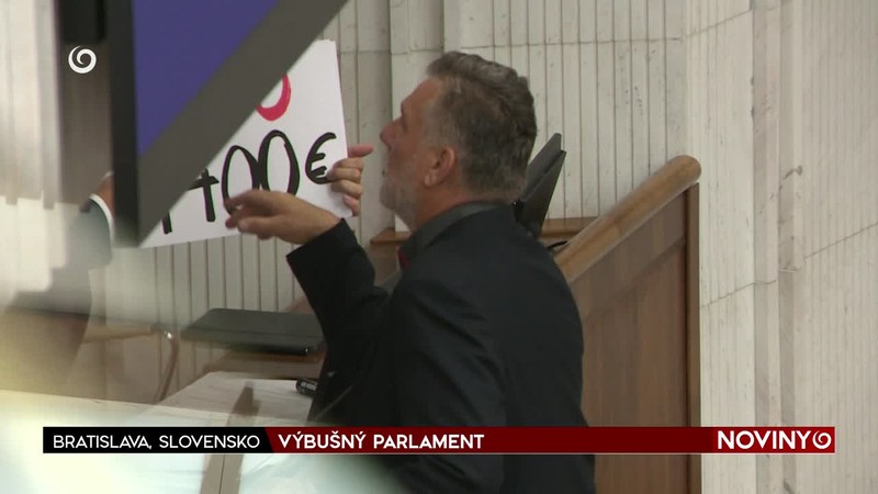 VÝBUŠNÝ PARLAMENT