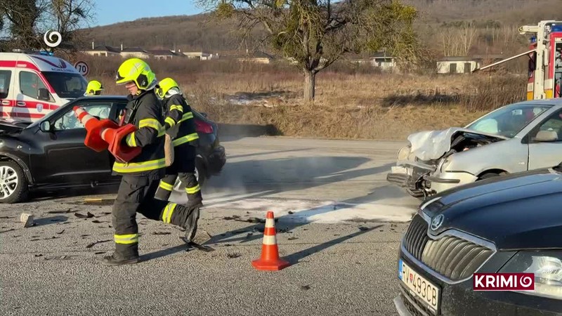 ZRÁŽKA ZDEMOLOVALA DVE AUTÁ